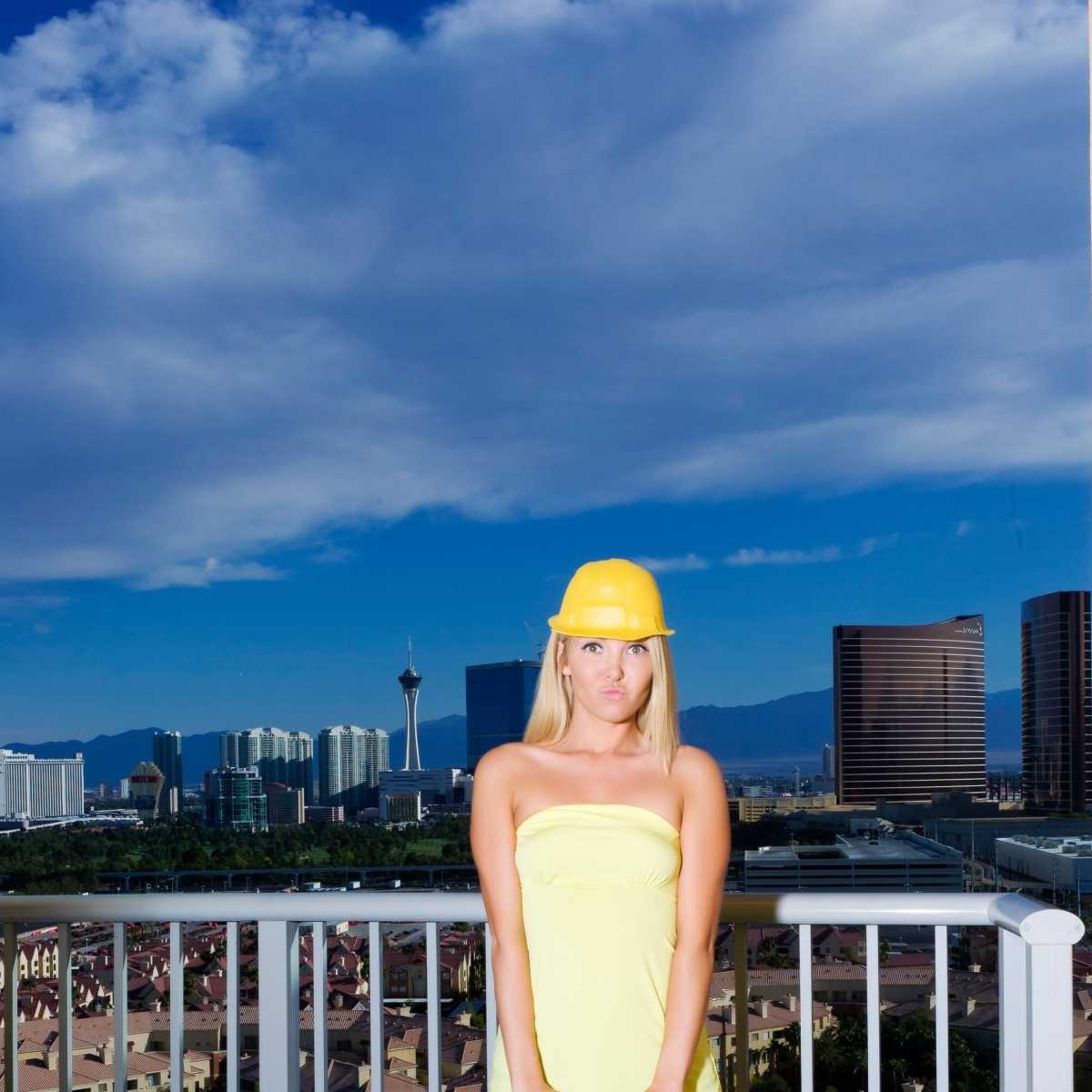 20P Aaliyah Love Handy Man or handy chick she fucks a screw driver now I know why th