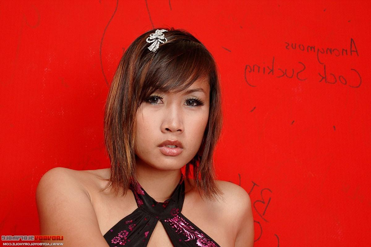 12P Big Butt ladyboy frantically sucking and fucking in a public toilet