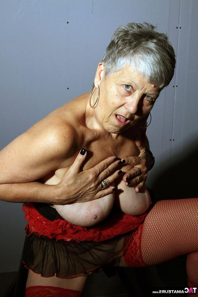 20P Saucy Savana could be that sweet mature lady