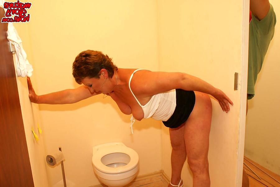 16P dutch mature giving sloppy blowjob to a stranger at a glory hole