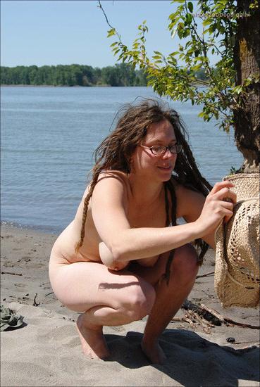 15P Outdoors hairy hippie honeys