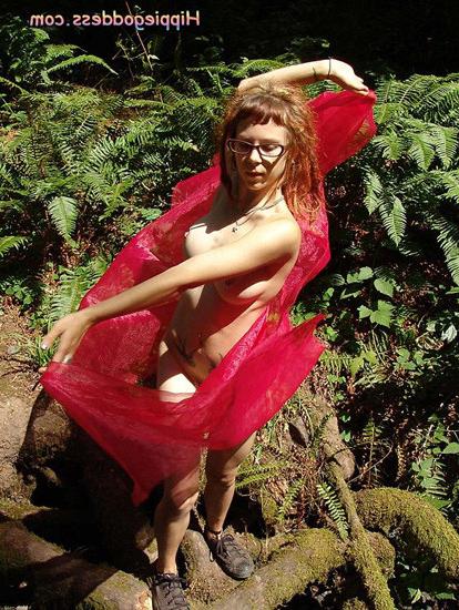 15P tattooed hairy hippie chick