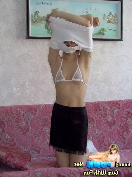 15P Long legged young amateur stripping