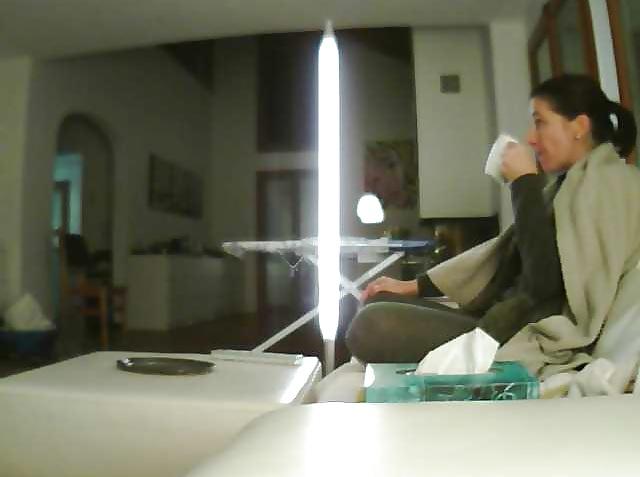 25P Hidden Cam Catches Housewife