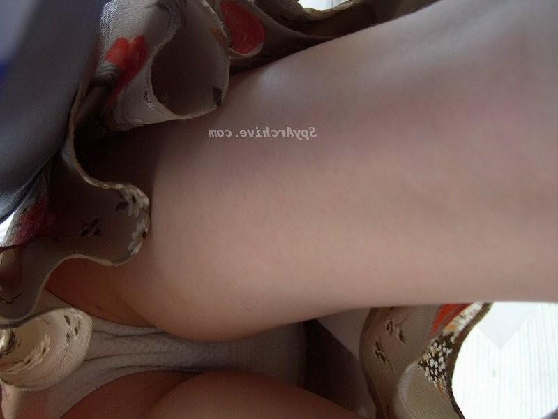 15P Hot upskirt pics