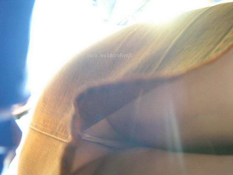 15P Hot upskirt pics