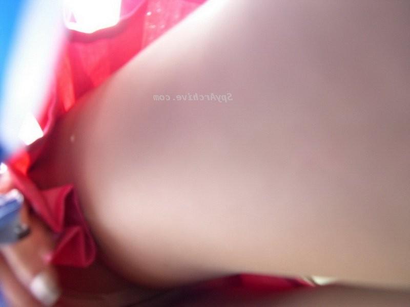 12P Amateur upskirt pics