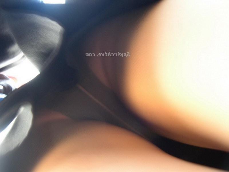 12P Amateur upskirt pics