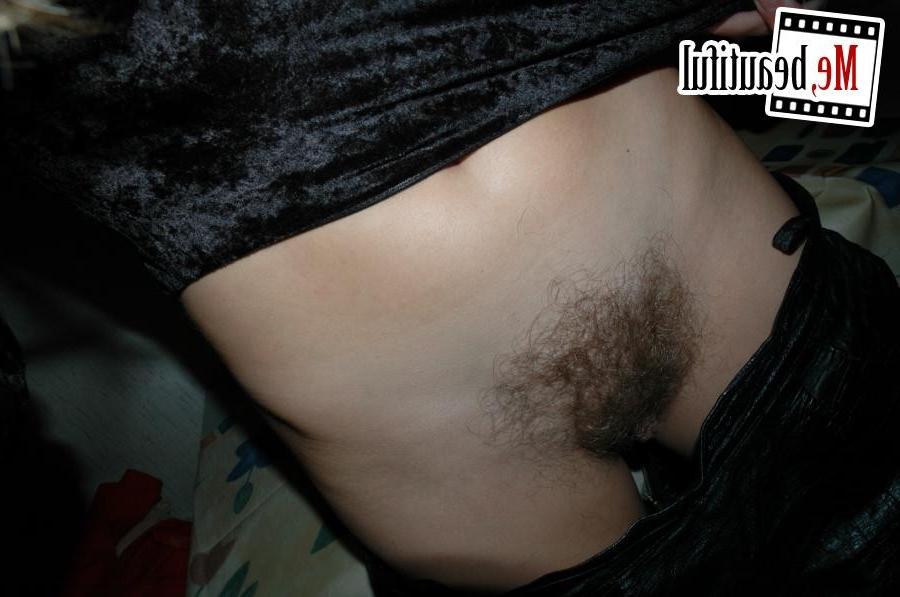 15P Hairy pussy and small tits of an amateur chick who snapshots herself
