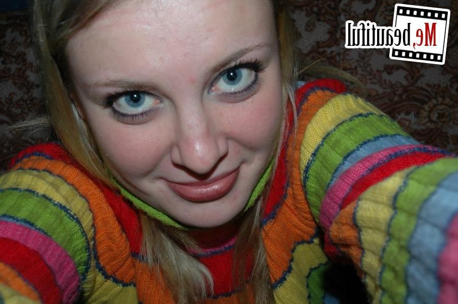 15P Big-titted porn novice takes some close-up shots of her hairy pussy