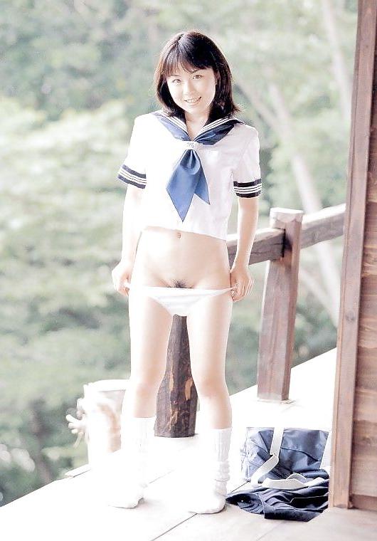 25P High school girl of the fantasy