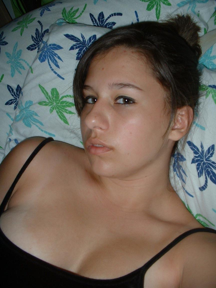 20P Busty brunette amateur girlfriend naked at home