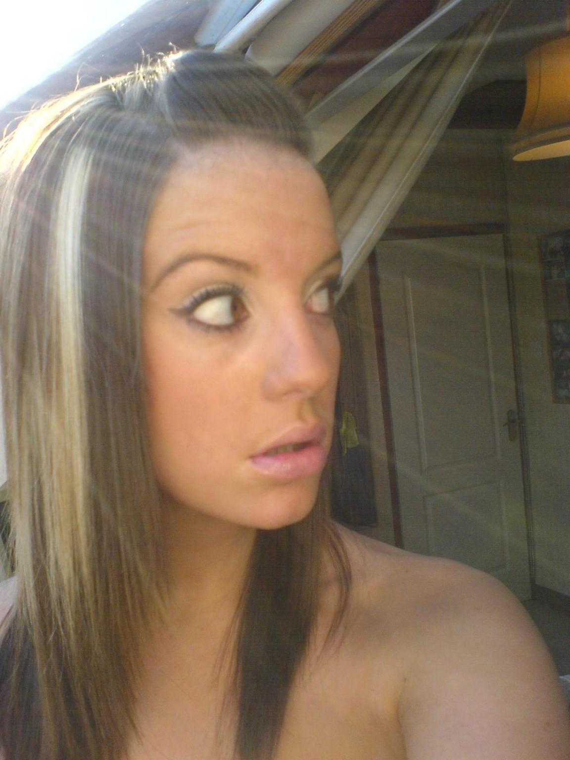 16P Girls next door in home spy pictures