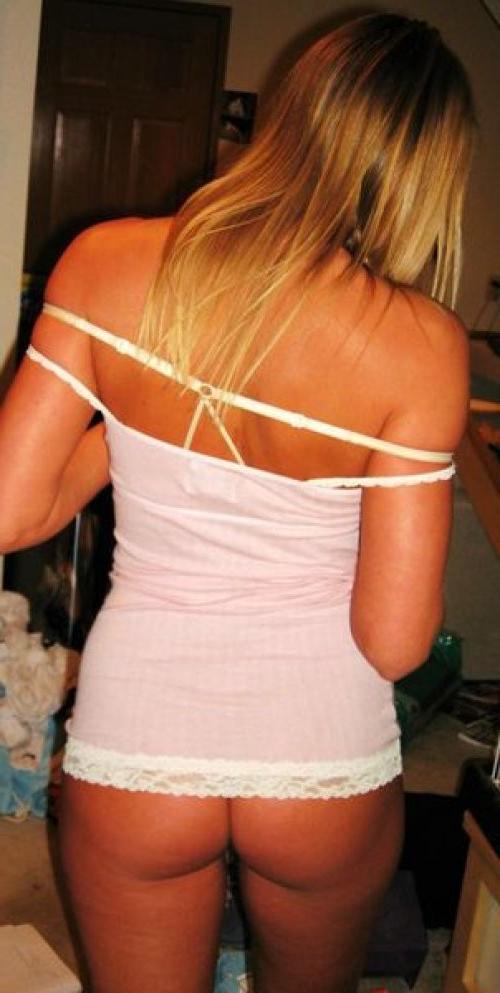 20P Busty blonde amateur girlfriend sucking a long cock