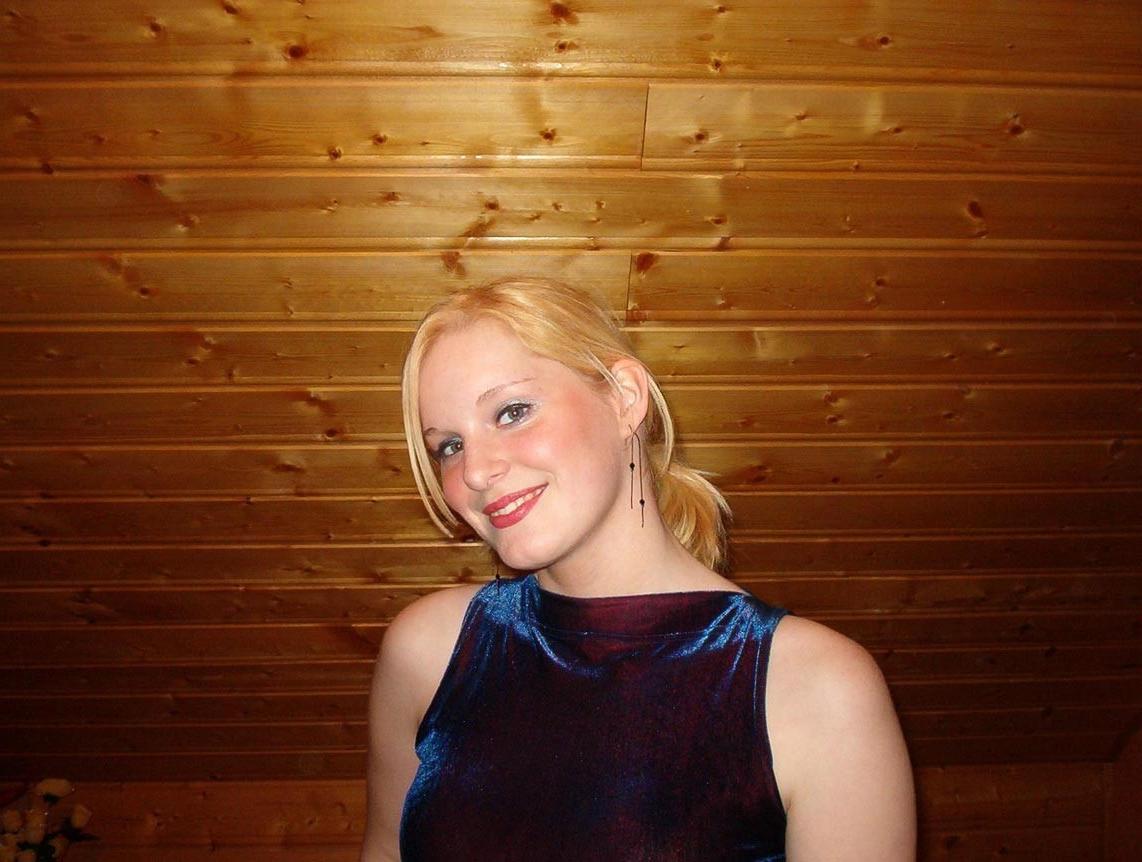 20P Hot blonde amateur girlfriend suck and fuck at home