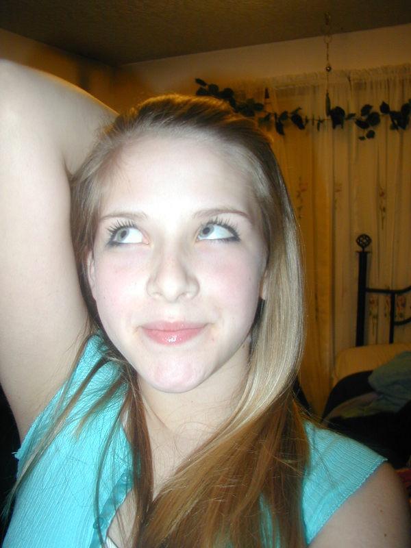 20P Amateur girlfriend selfshooting naked at home