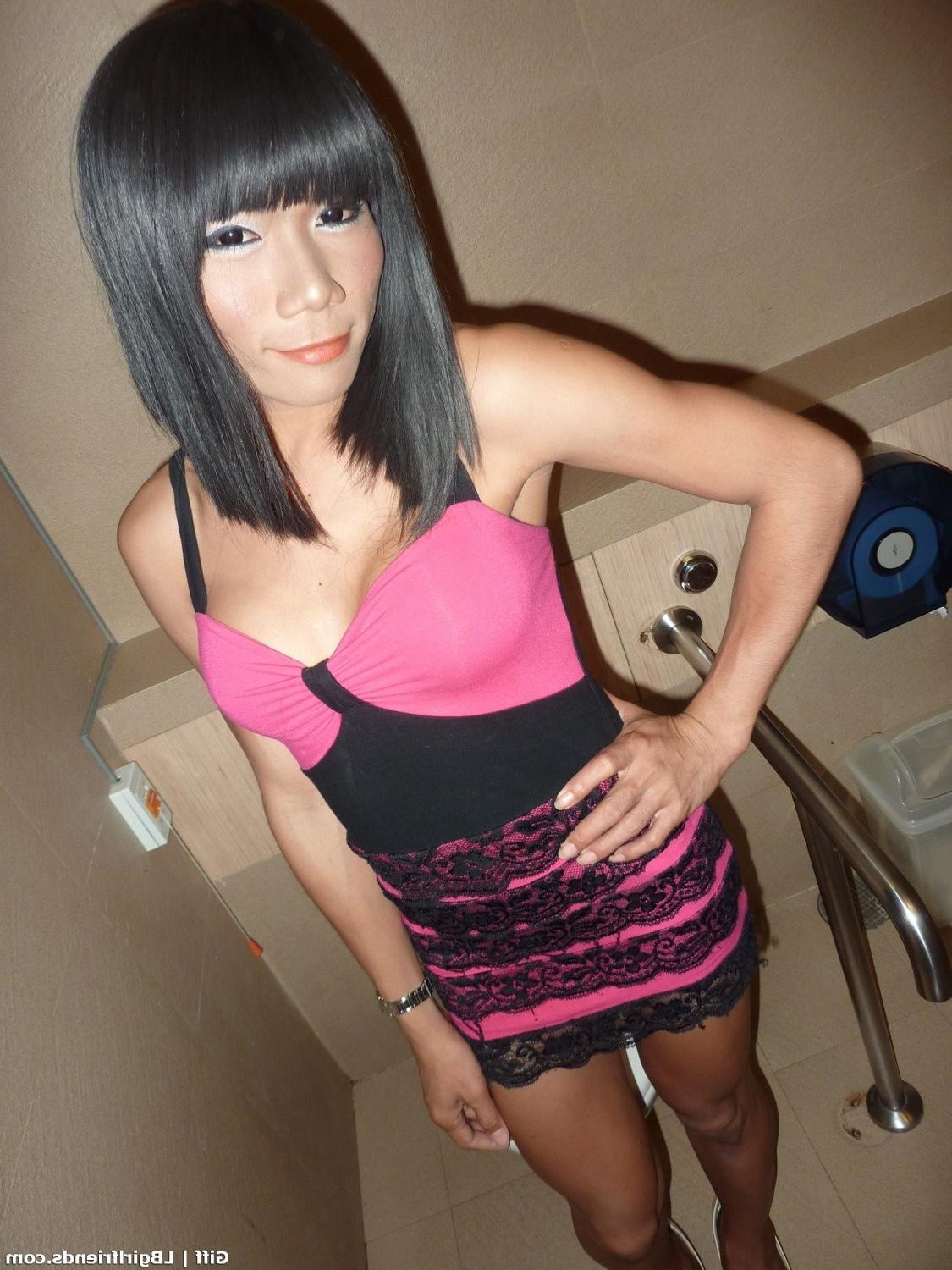 15P Hot Ladyboy Girlfriend flashing asshole in public hot shemale exposes cock