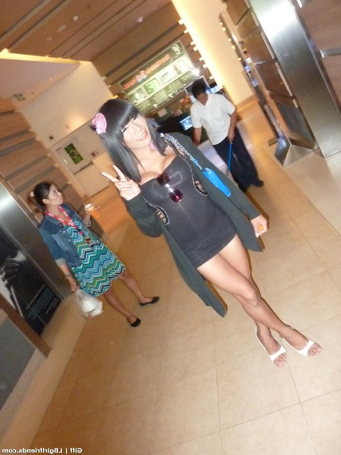 15P Hot Ladyboy Girlfriend flashing asshole in public hot shemale exposed
