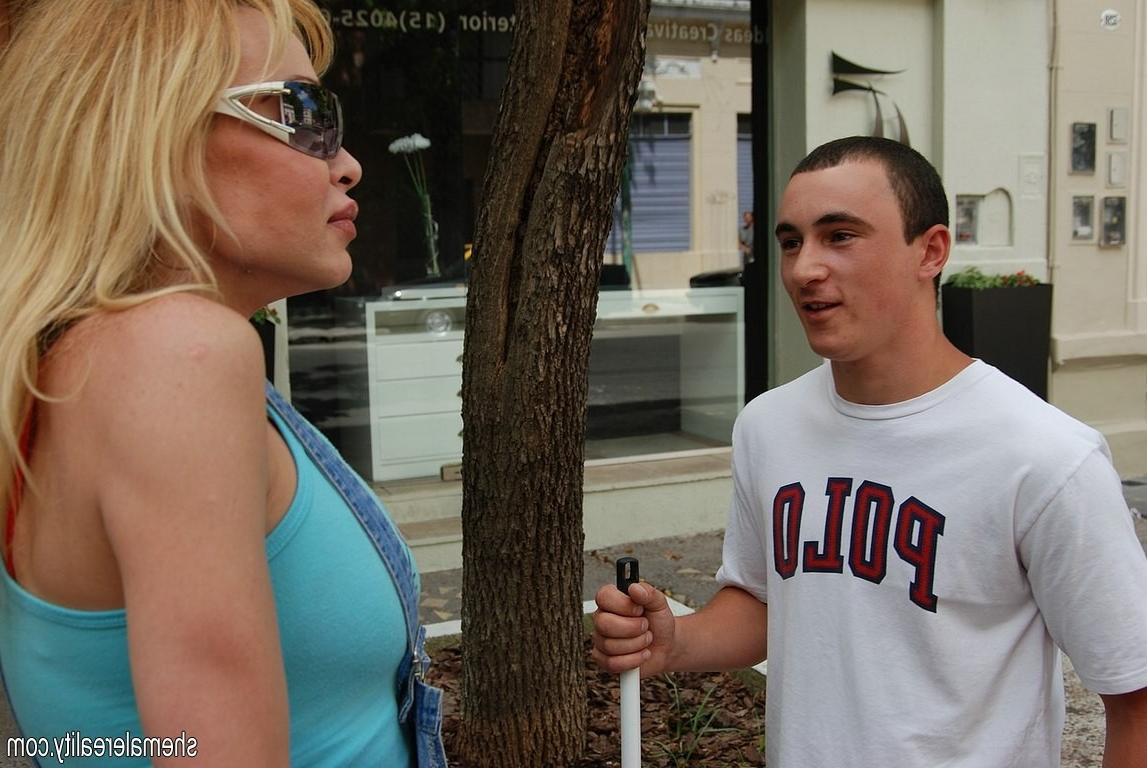 12P See tranny pics featuring shemale\'s asshole pounding
