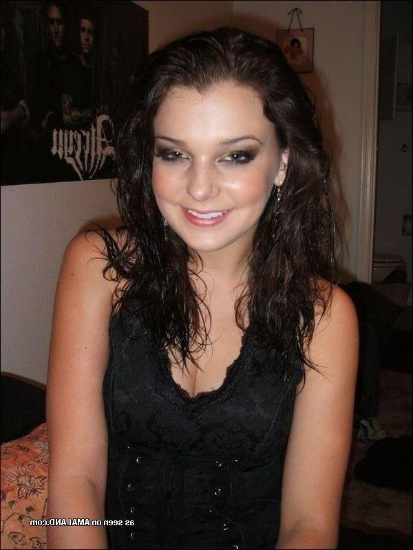 16P Collection of a bombshell senorita's hot selfpics