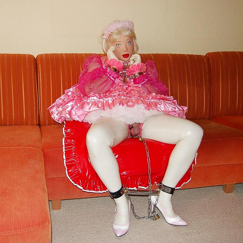 8P Sissy with Penis Bondage