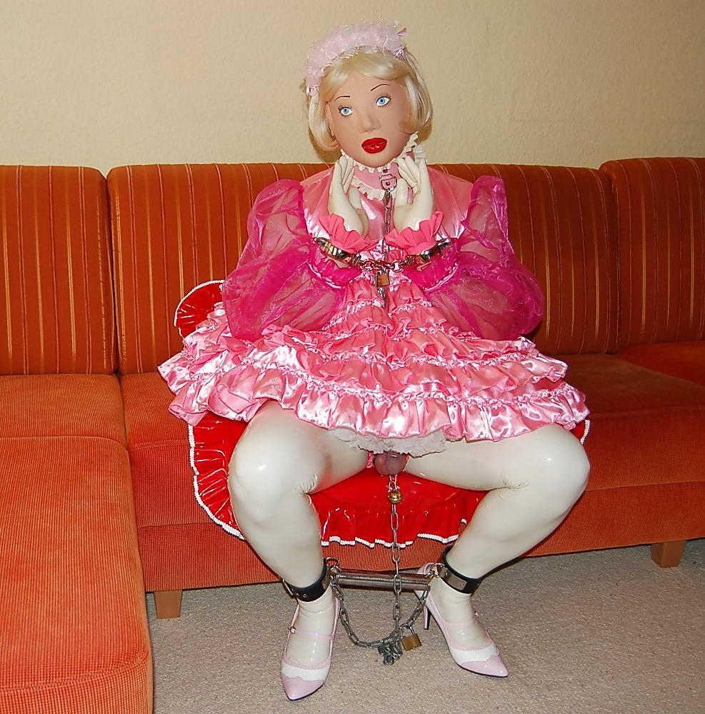 8P Sissy with Penis Bondage