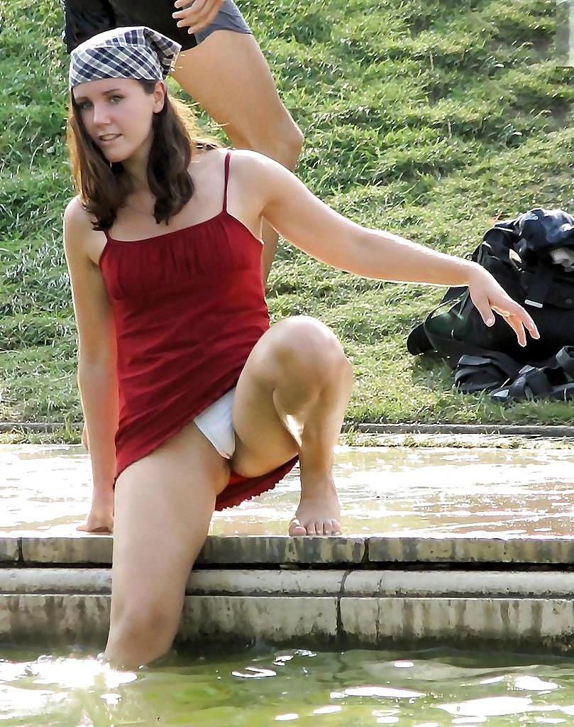 25P CAMELTOE AND UPSKIRT