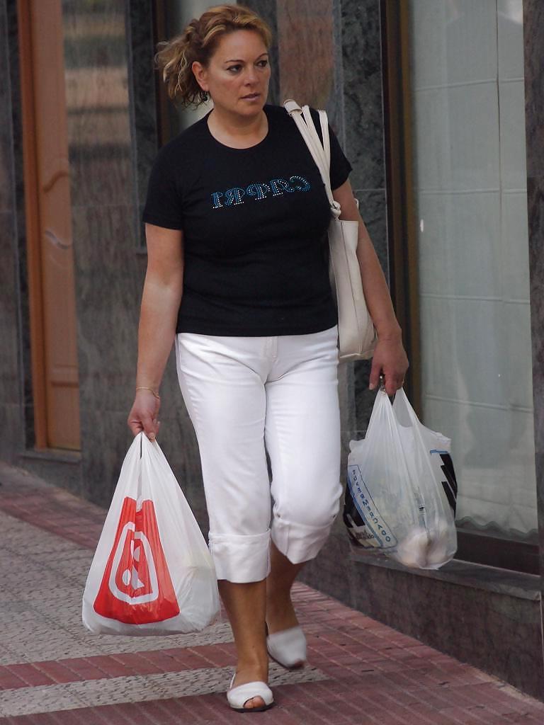 25P CAMELTOE AND UPSKIRT