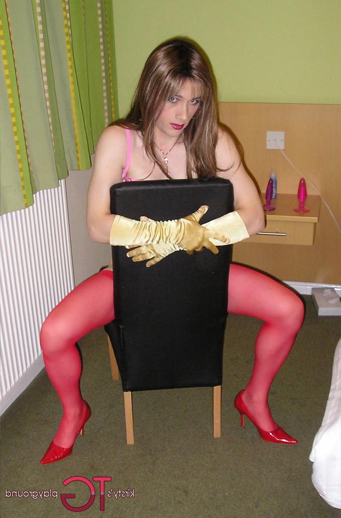 15P CD Sits on buttplug