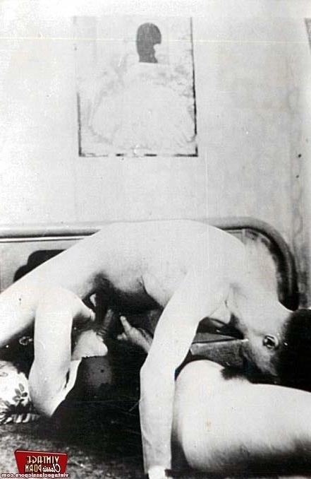 12P Ladies from the thirties sucking some mean cock at home