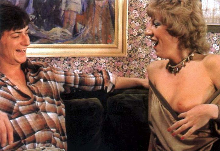 16P Two seventies ladies pleasing a lucky friend