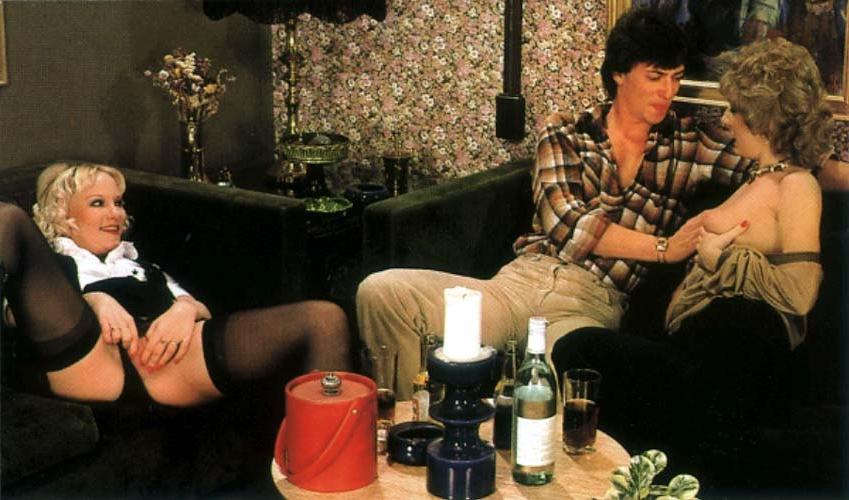 16P Two seventies ladies pleasing a lucky friend