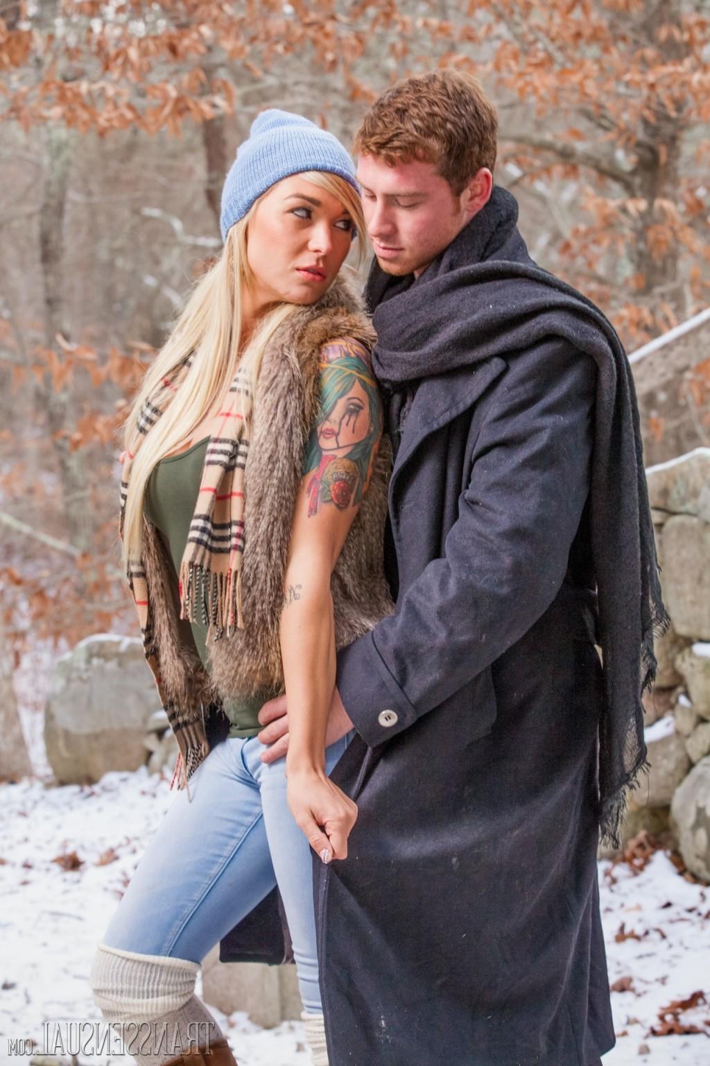15P Sexy shemale with lovers