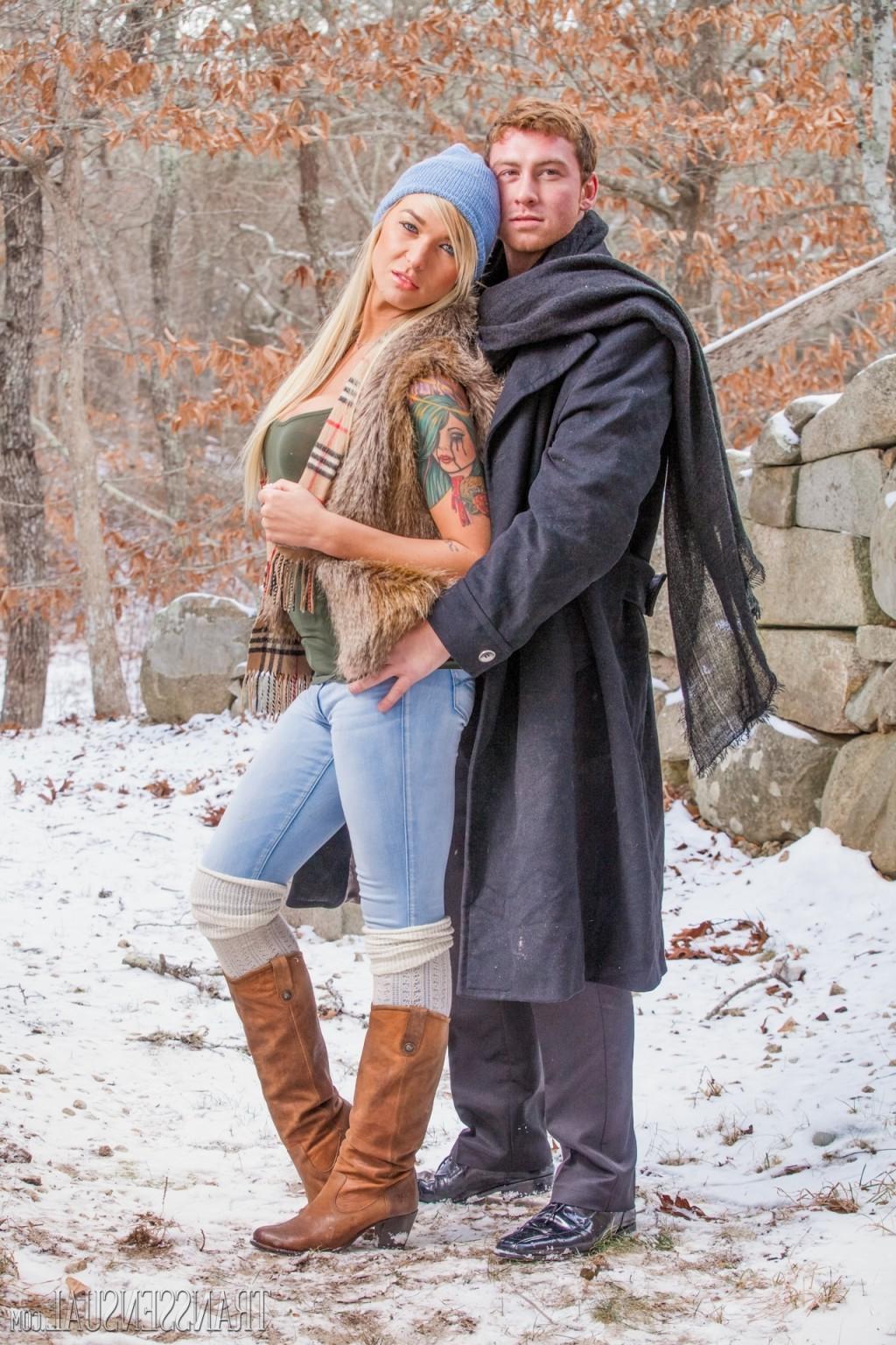 15P Sexy shemale with lovers