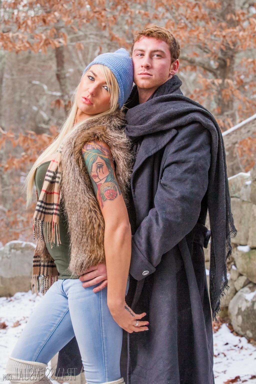 15P Sexy shemale with lovers
