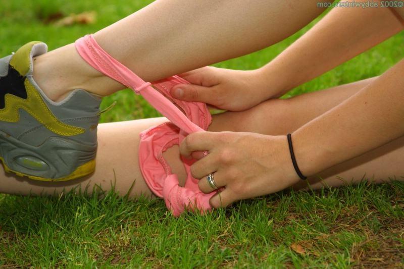 15P Striptease in a city park