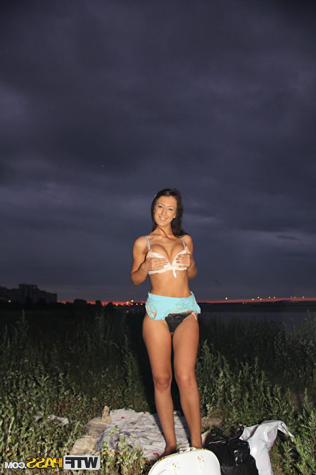 18P Sex adventures in the streets