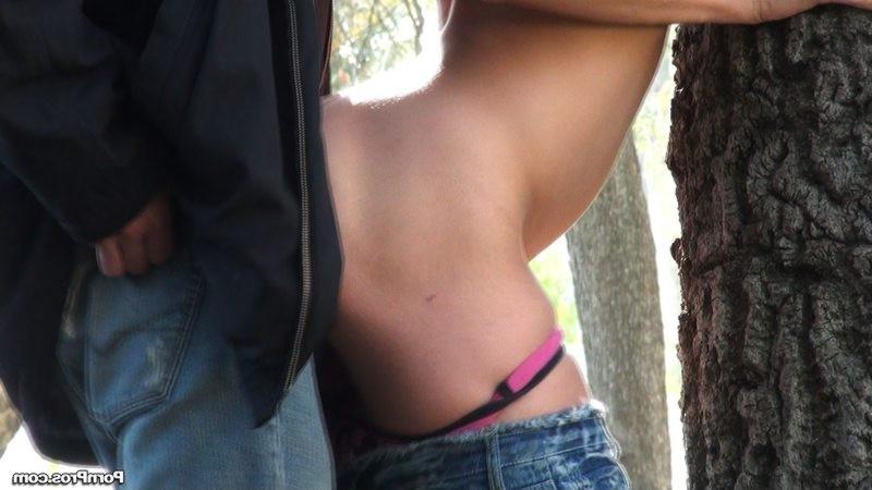 12P Pornstar Amy Brooke boned doggystyle in the woods