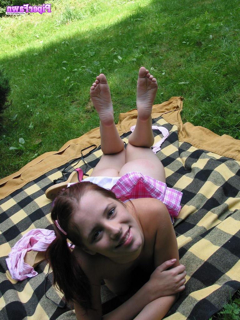 16P Busty redhead teen shows feet outside