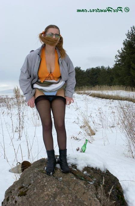 16P Spying on peeing teen