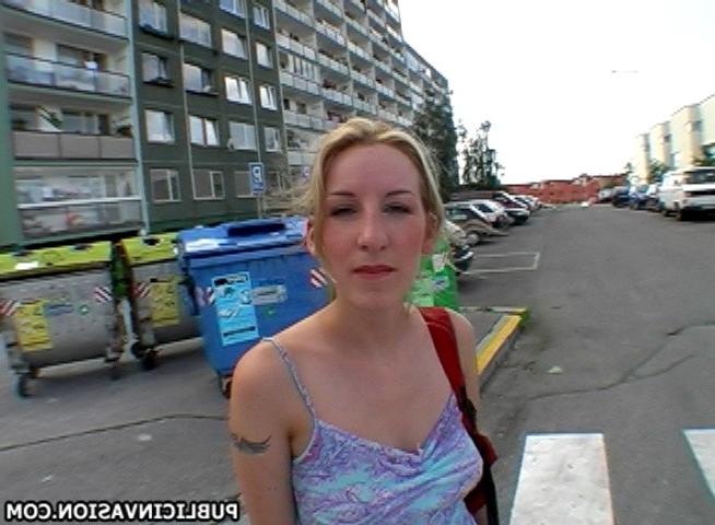 16P chick we found behind a dumpster does the nasty publicly