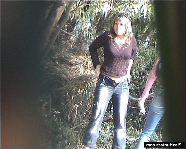 16P Sexy chick spied while peeing with her girlfriends
