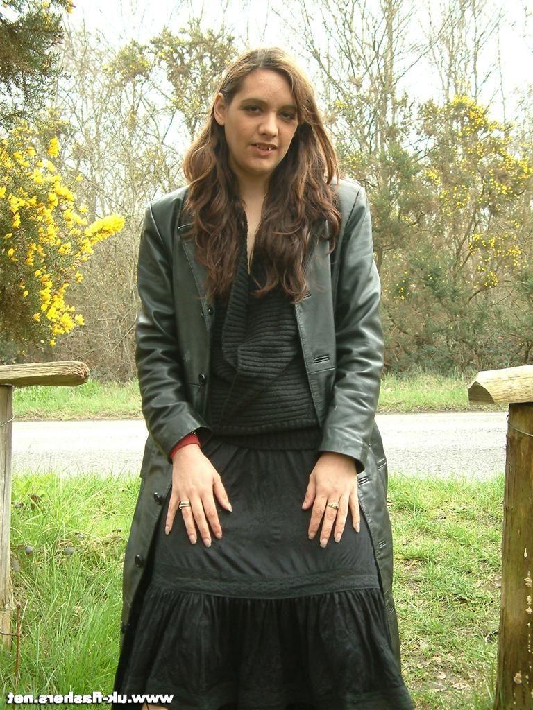 15P Brunette pissing outdoors