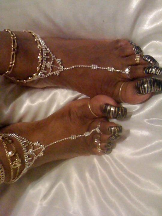 25P My friend toenails