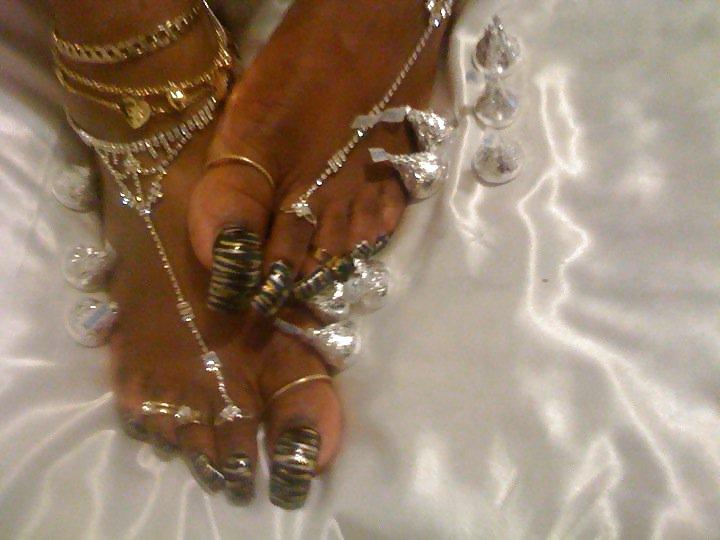 25P My friend toenails