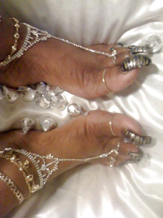 25P My friend toenails