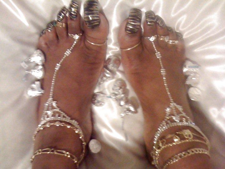 25P My friend toenails