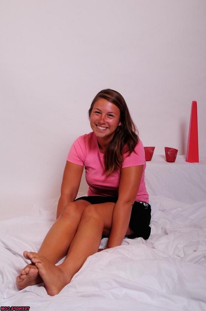 15P Homemade teen girlfriend poses in pink panties