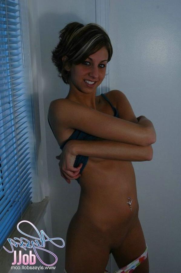 15P Cute Alyssa posing in colorful panties and blue top