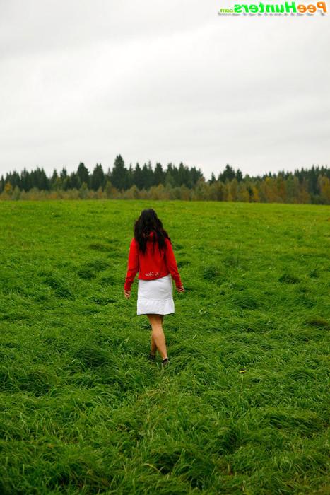 16P Girlie feeling cold takes a quick leak on a field